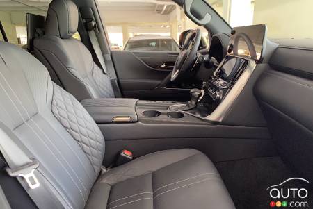 Lexus LX 600 2022, intérieur