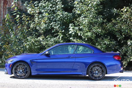 2020 BMW M4 Cabriolet, profile with roof up
