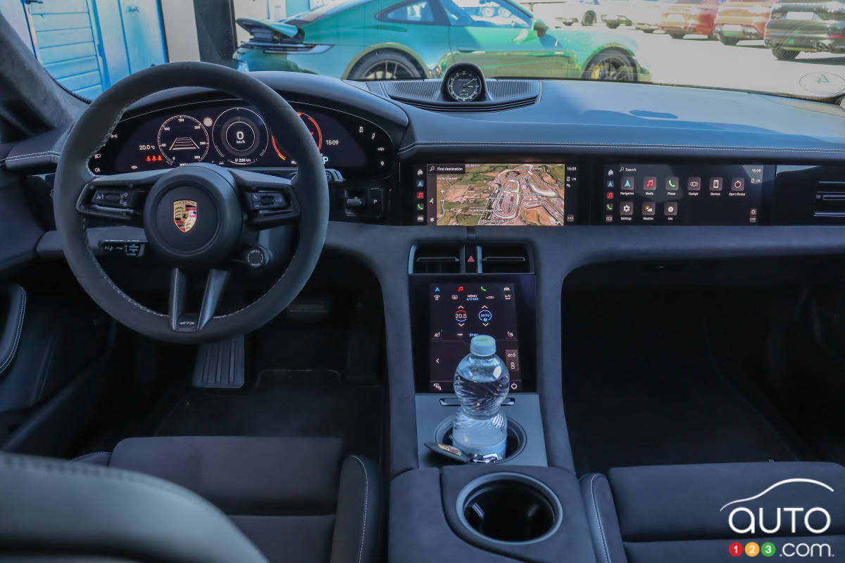 Porsche Taycan GTS Sport Turismo 2022, intérieur