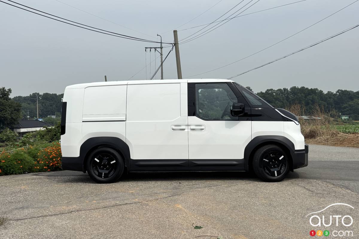 Kia EV5 2026, de profil