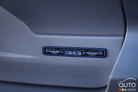 2023 Jeep Grand Cherokee 30th Anniversary Edition, badging