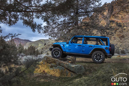 Un Jeep Wrangler au centre d'essai à Yucca, en Arizona