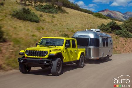 2024/25 Jeep Gladiator, on the road