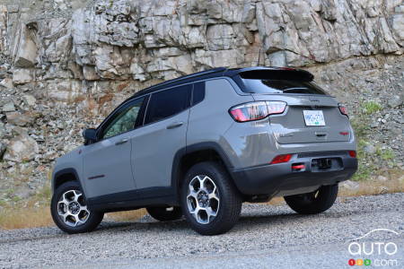 2022 Jeep Compass Trailhawk, three-quarters rear