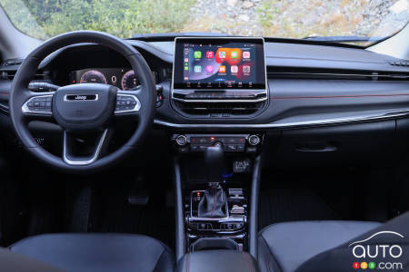 2022 Jeep Compass Trailhawk, interior