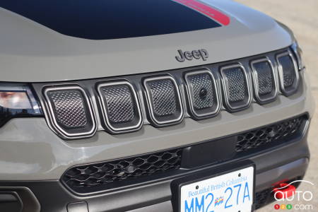 2022Jeep Compass Trailhawk, front grille