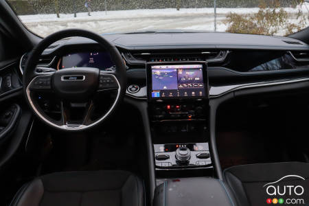 2023 Jeep Grand Cherokee 4xe Trailhawk - Interior