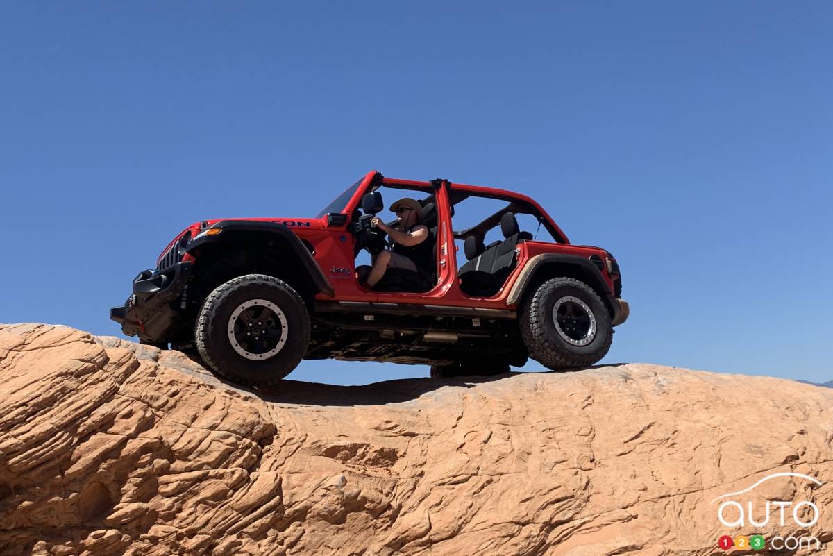 Jeep Wrangler 2024 rouge