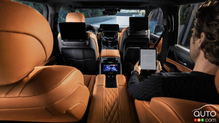 2022 Lexus LX600, interior