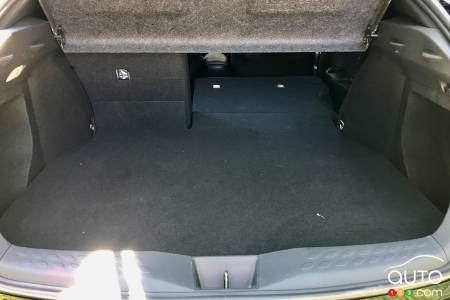 2020 Toyota C-HR, trunk