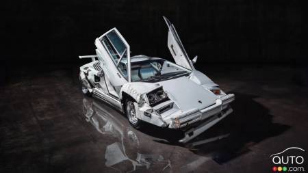The damaged 1989 Lamborghini Countach is going to auction