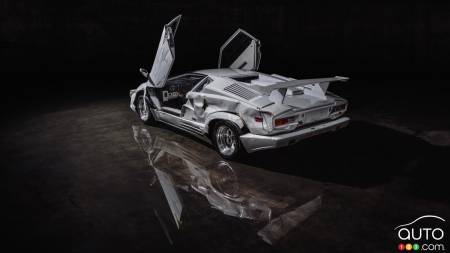 The damaged 1989 Lamborghini Countach going to auction