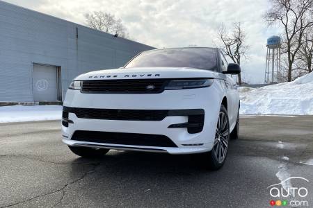 Front of 2023 Land Rover Range Rover Sport