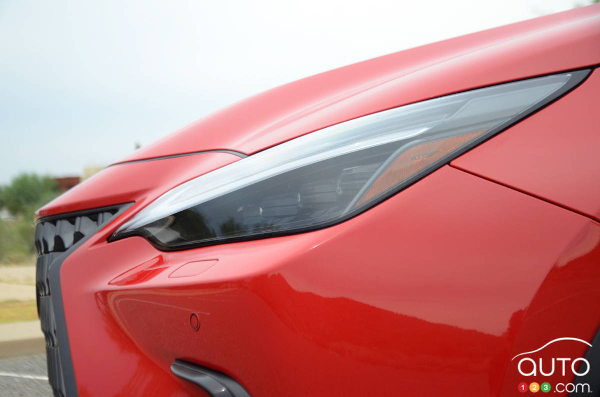 Lexus NX 2022, avant