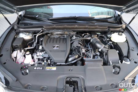 Engine of the 2023 Lexus RX500h