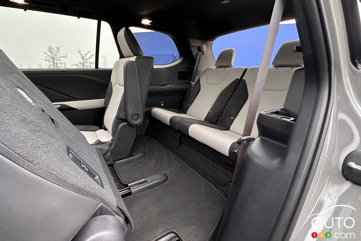 Lexus TX 500h 2026, sièges