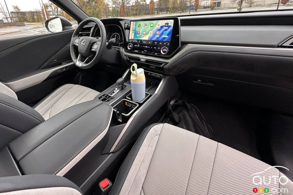 Lexus TX 500h 2026, intérieur