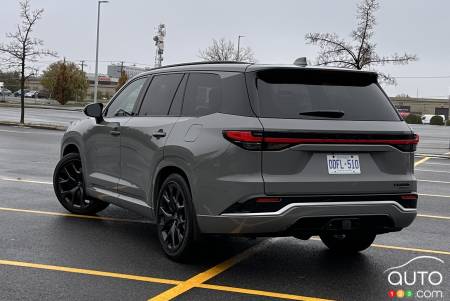 Lexus TX 500h 2026, trois quarts arrière