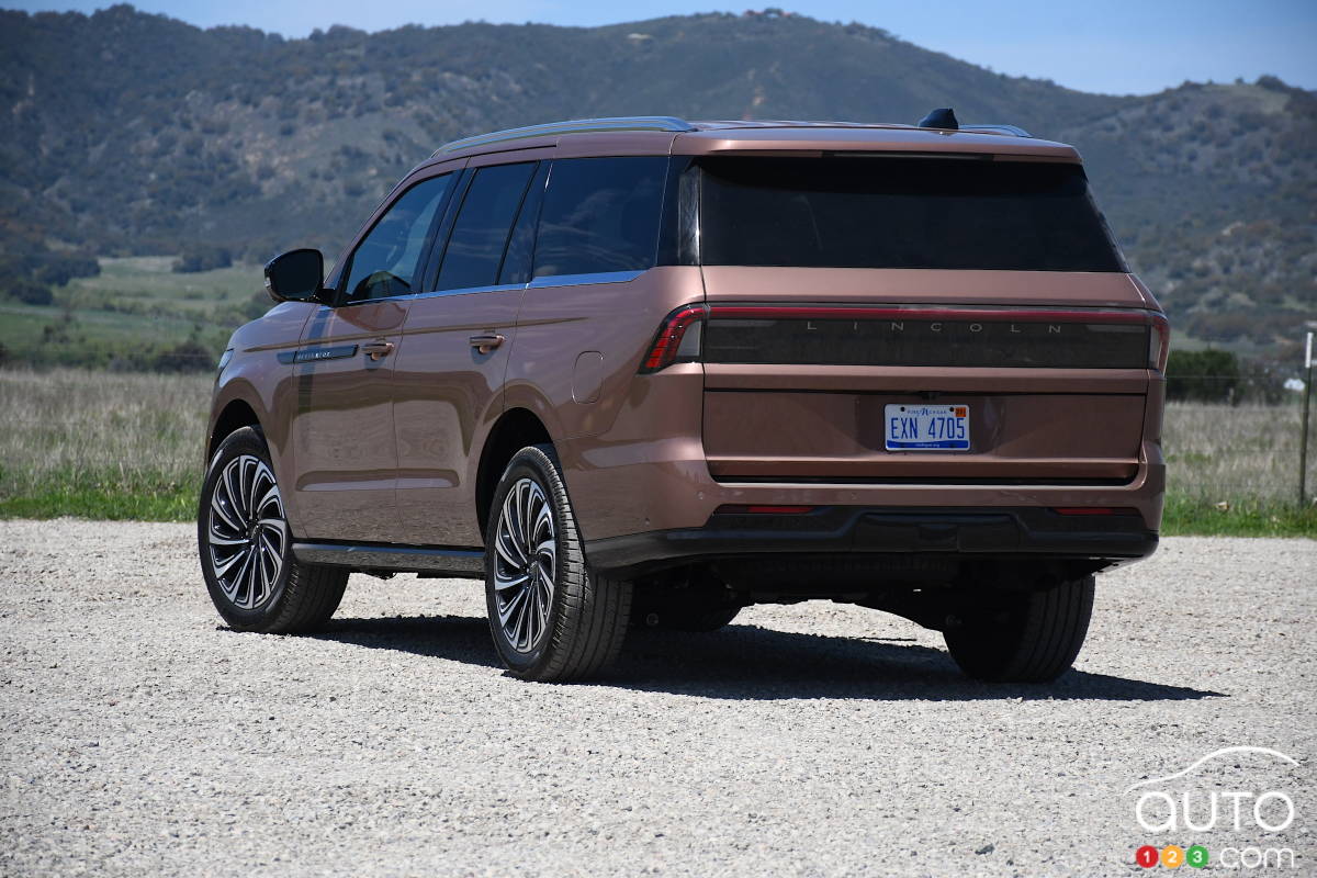 Le Lincoln Navigator 2025, trois quarts arrière
