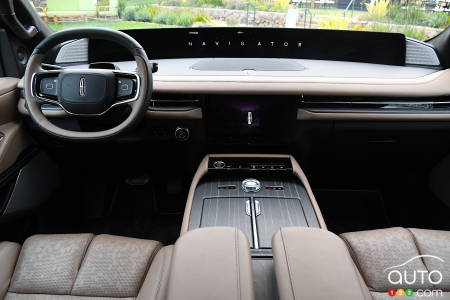 2025 Lincoln Navigator, interior