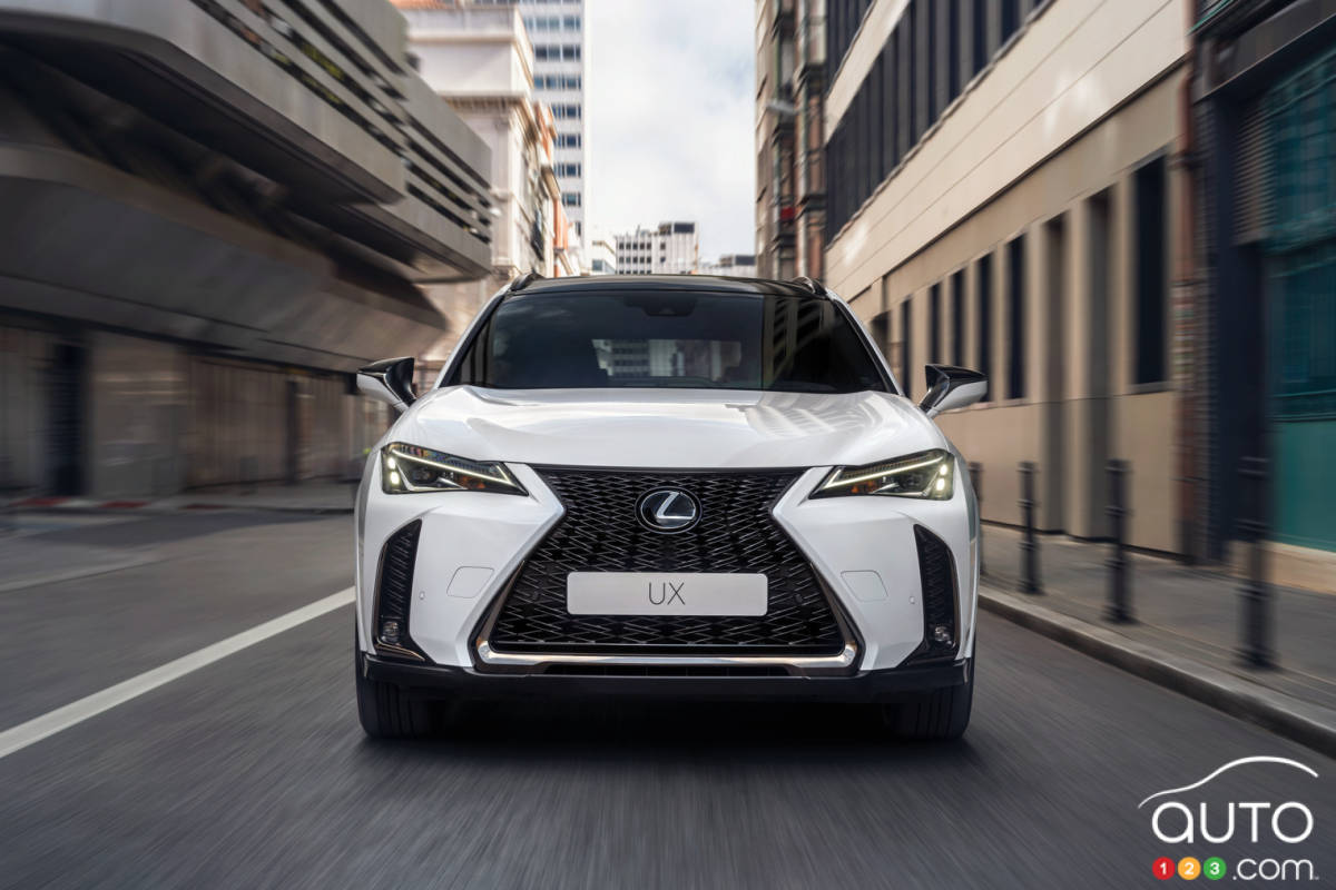 Lexus UX 250h 2023, avant