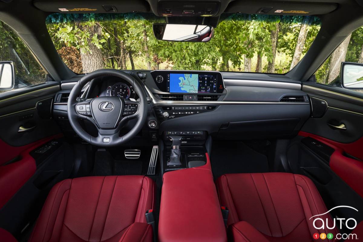 Lexus ES F-Sport 2021, intérieur
