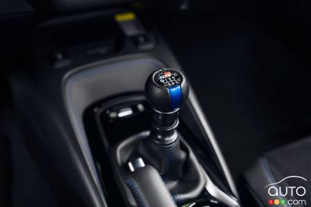 Toyota GR Corolla, Circuit edition, manual gearbox shifter