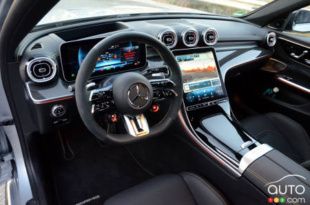 2024 Mercedes-AMG C 63 S E Performance - Interior