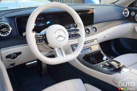 Mercedes-Benz E 450 décapotable 2021, intérieur