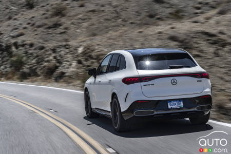 SUV Mercedes-AMG EQE 2024 en blanco