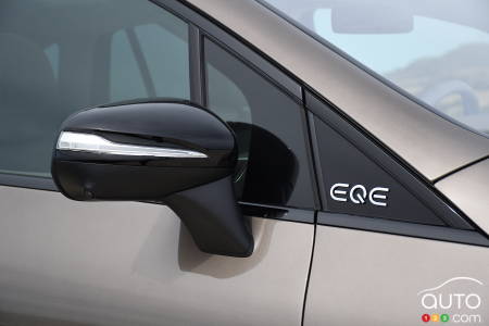 Mercedes-Benz VUS EQE 2023 - Logo EQE