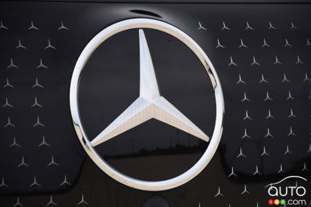 Mercedes-Benz VUS EQE 2023 - Logo