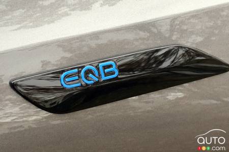 Mercedes-Benz EQB 2023 - Logo