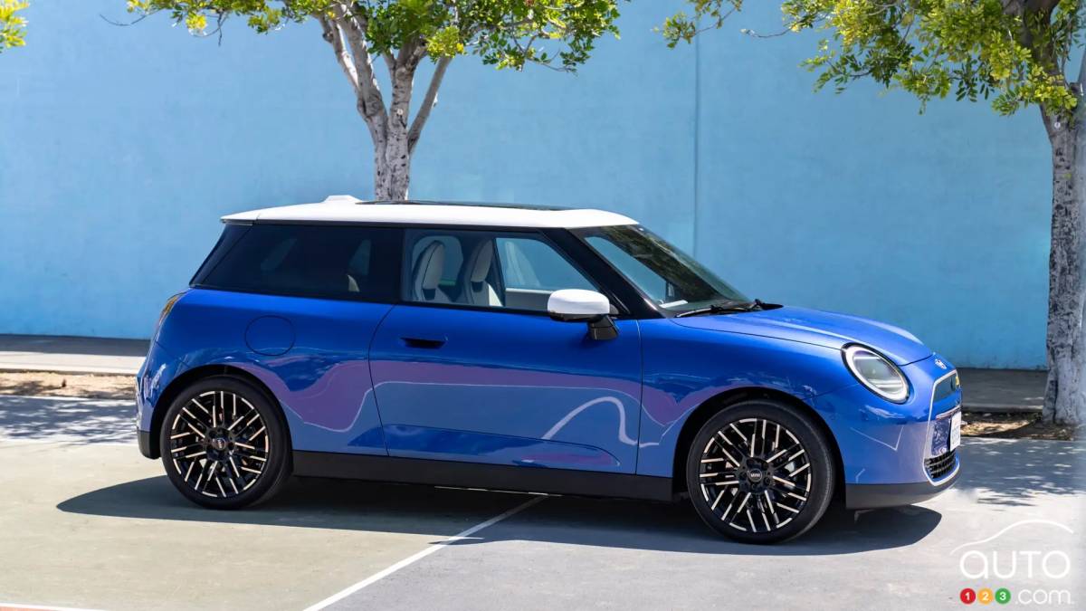 Mini Cooper EV 2025 | Voici Les Premières Images Officielles — 96.9 CKOI