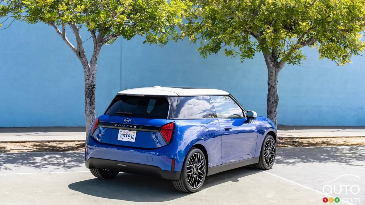 Mini Cooper électrique 2025 - Trois quarts arrière