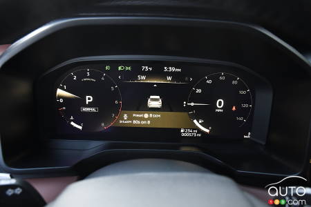 Mitsubishi Outlander 2025, écran de données