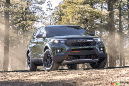 2021 Ford Explorer Timberline, front