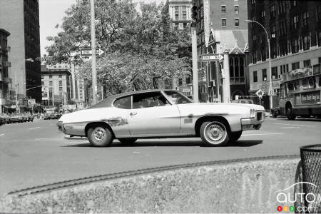 Intersection de la 92e rue et de Broadway, en 1975