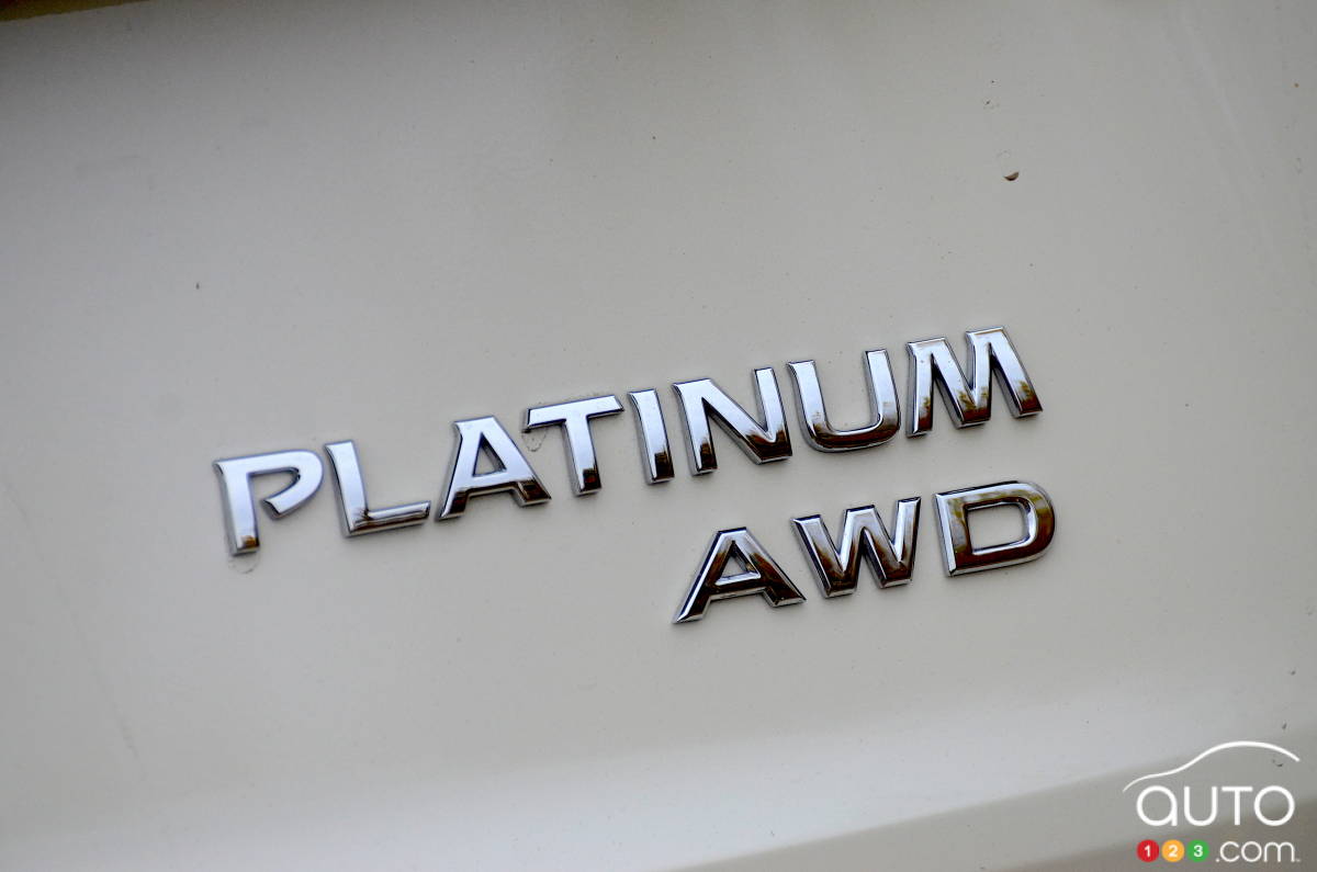 Nissan Rogue 2021, écusson AWD