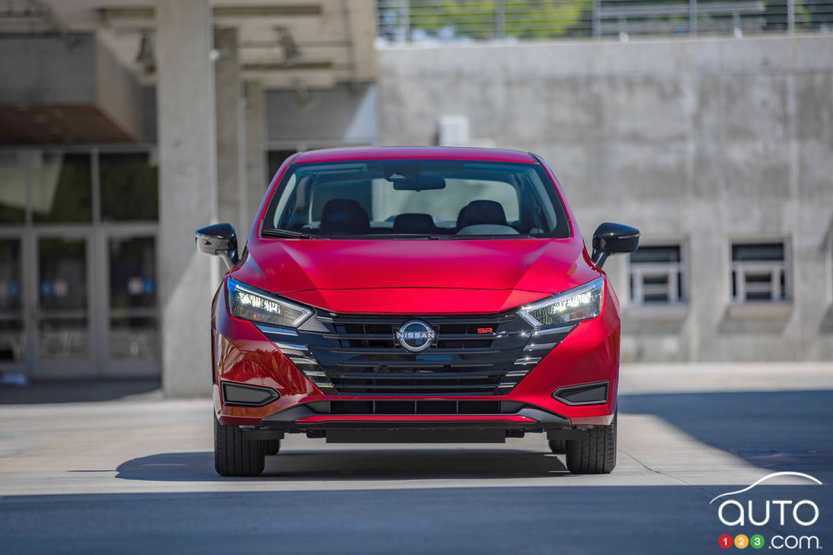 L'avant de la Nissan Versa 2023