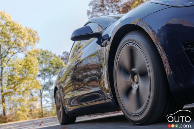 The Surpass AS01 tire, on the road