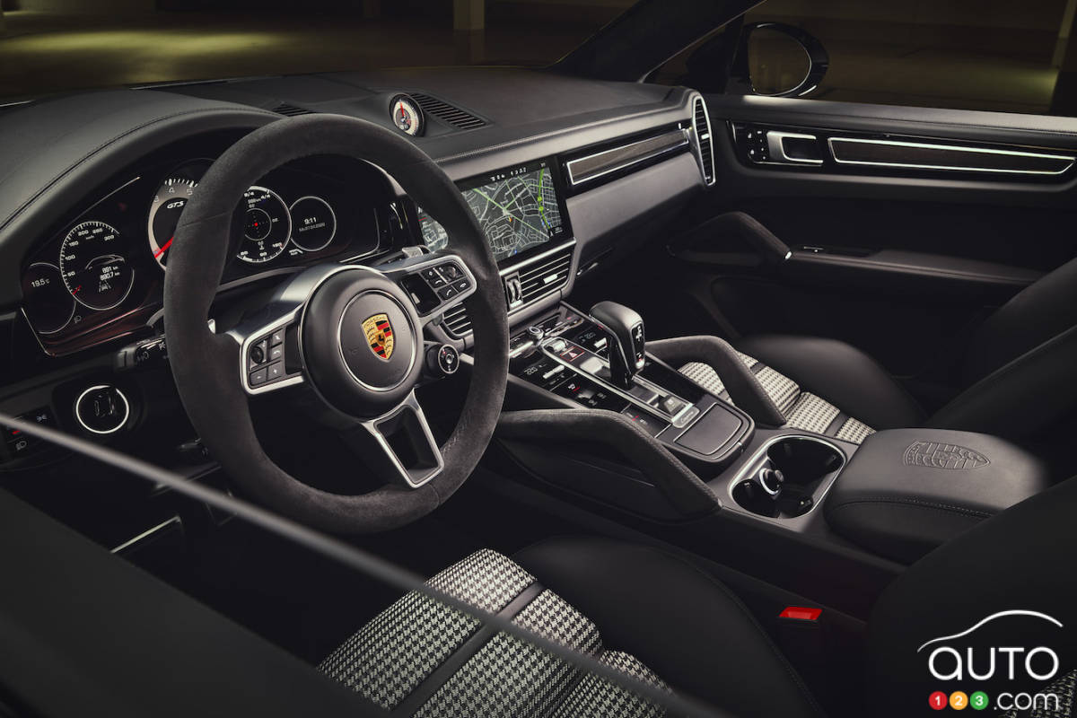 Porsche Cayenne GTS coupé 2021, intérieur
