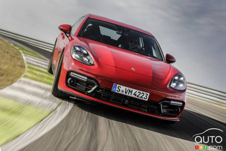 2021 Porsche Panamera, on the track