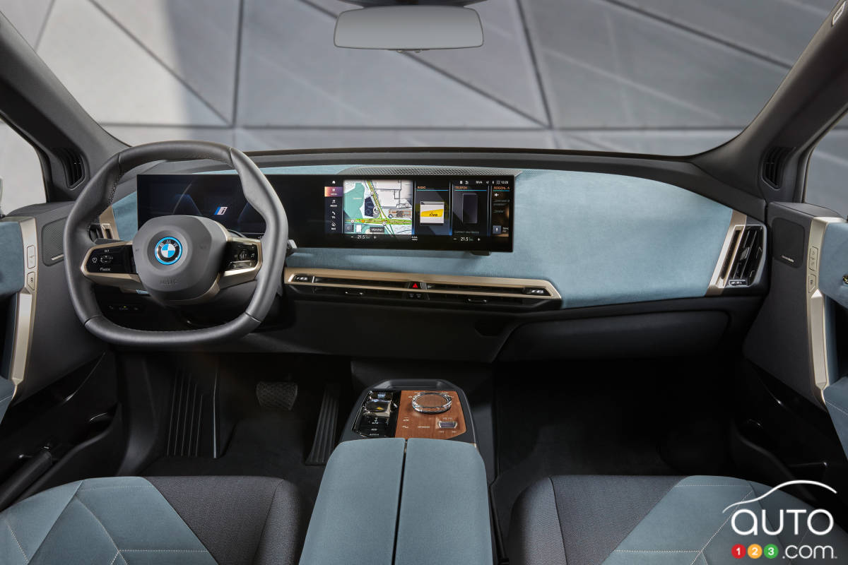 BMW iX xDrive50 2022, intérieur