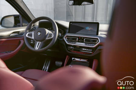 2022 BMW X4 M, interior