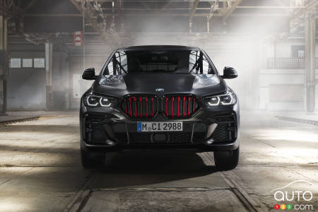 2022 BMW X5 Vermilion Edition, front