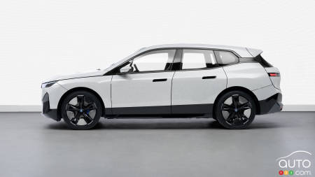 Le BMW iX Flow, profil (blanc)
