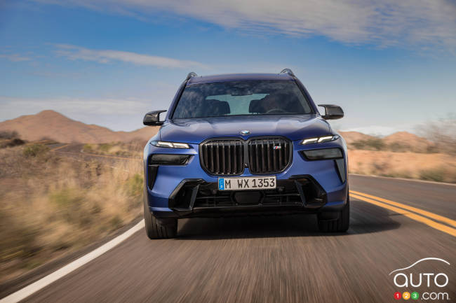 2023 BMW X7, front