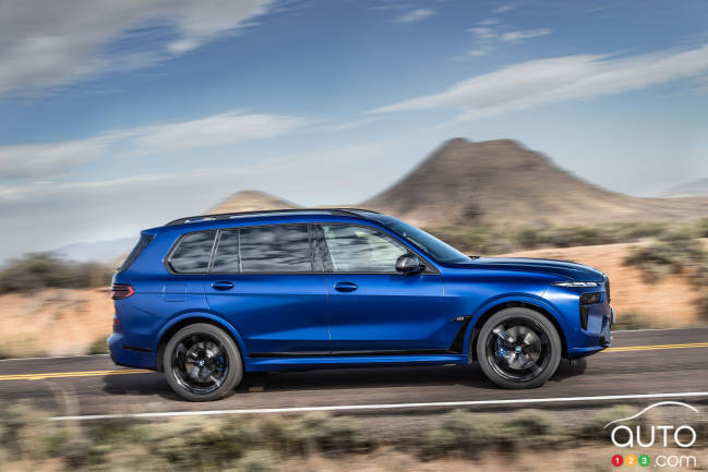 2023 BMW X7, profile
