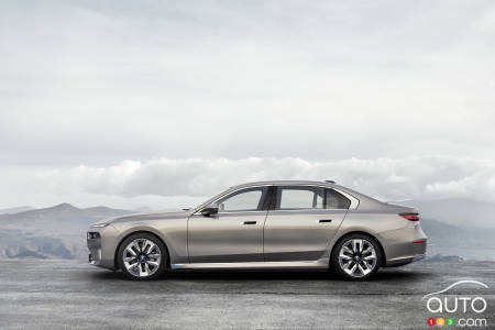 BMW i7 2023, profil